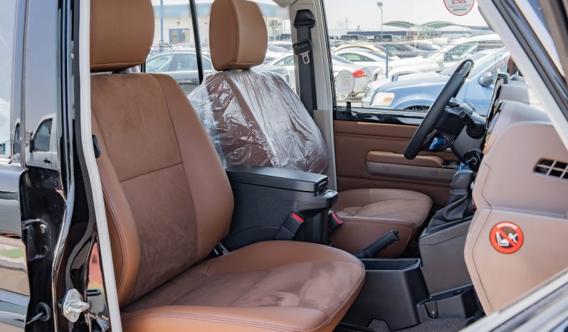 
2026 Toyota Land Cruiser LC76 4.0L AT Petrol (Black) full									