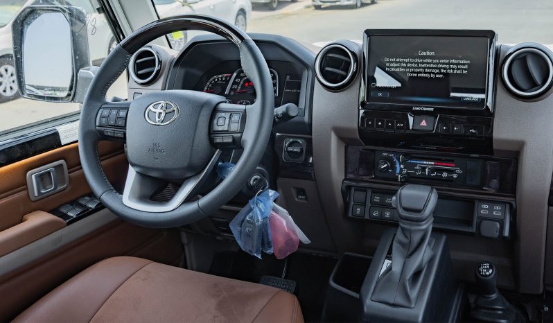 
2026 Toyota Land Cruiser LC76 4.0L AT Petrol (Black) full									