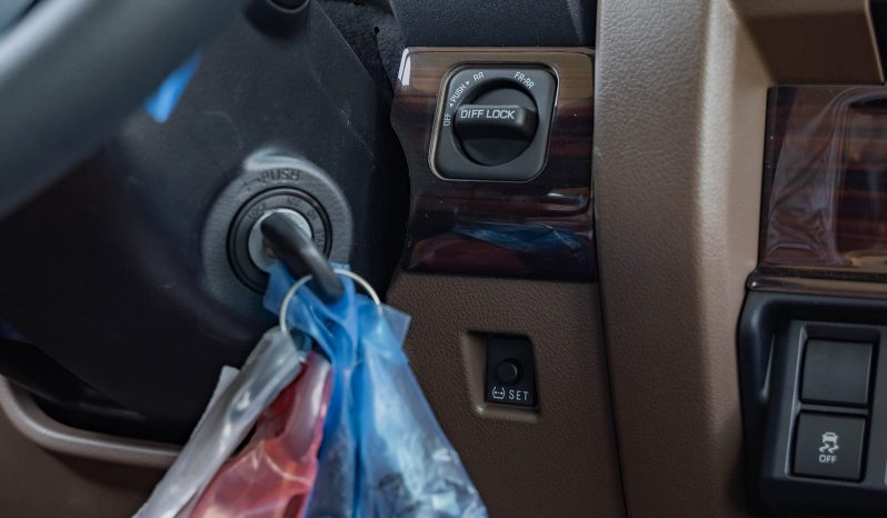 
2026 Toyota Land Cruiser LC76 4.0L AT Petrol (Black) full									