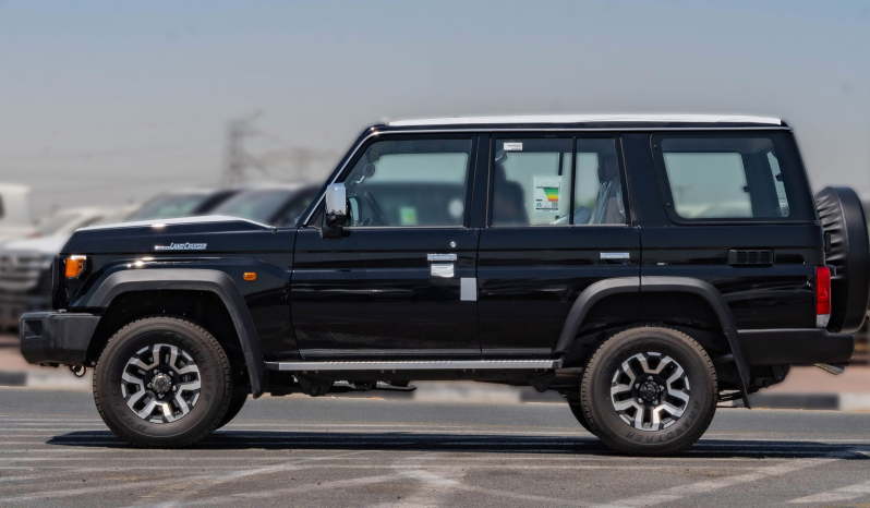 
2026 Toyota Land Cruiser LC76 4.0L AT Petrol (Black) full									