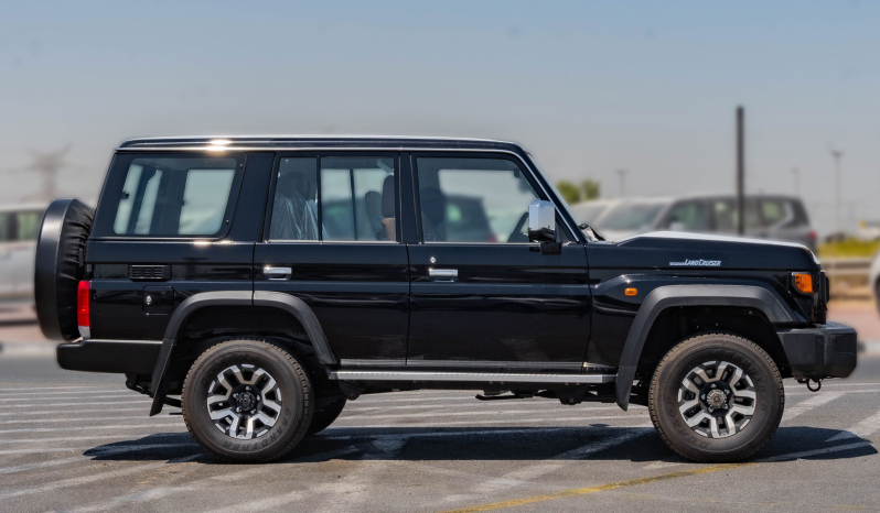 
2026 Toyota Land Cruiser LC76 4.0L AT Petrol (Black) full									