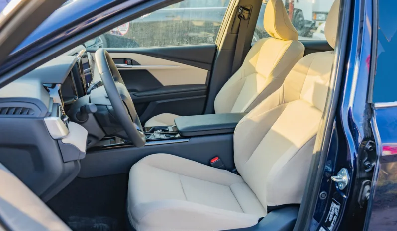 
2026 Toyota Camry LE 2.5L AT Hybrid (Blue) full									