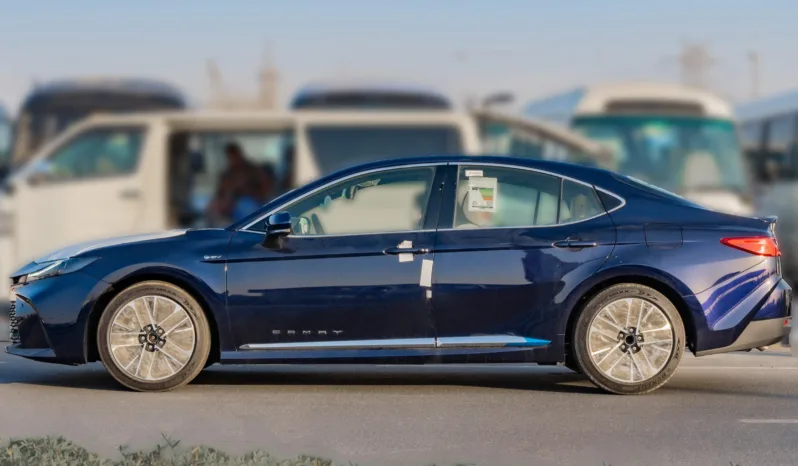 
2026 Toyota Camry LE 2.5L AT Hybrid (Blue) full									