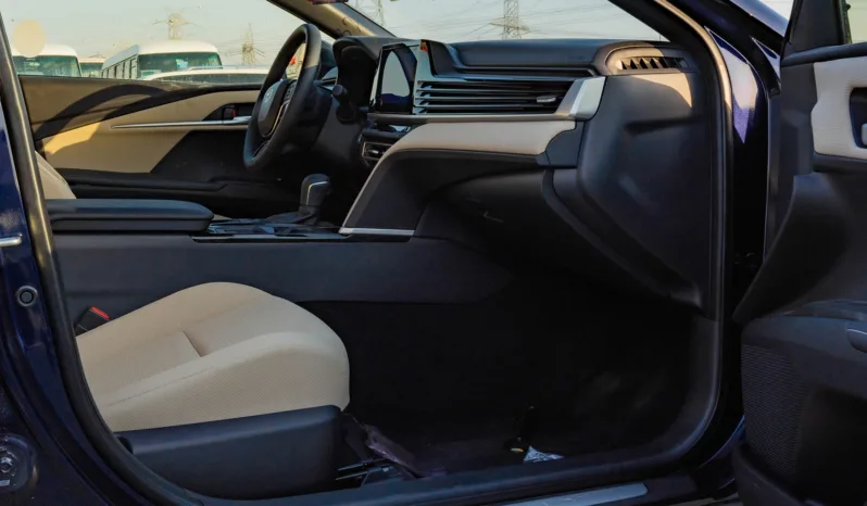 
2026 Toyota Camry LE 2.5L AT Hybrid (Blue) full									