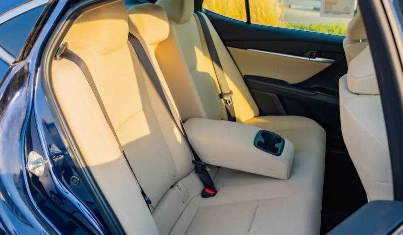 
2026 Toyota Camry LE 2.5L AT Hybrid (Blue) full									