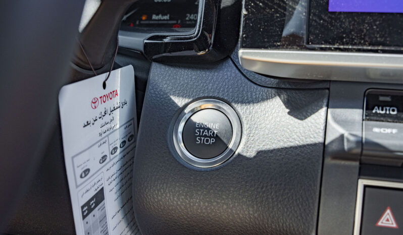Toyota camry Grande 2.5L Petrol Full option 2025 full