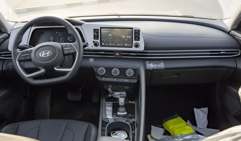 
2025 Hyundai Elantra 1.5L AT Petrol (Chinese Specs) full									