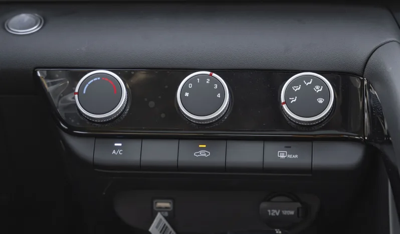 
2025 Hyundai Elantra 1.5L AT Petrol (Chinese Specs) full									