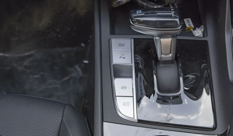 
2025 Hyundai Elantra 1.5L AT Petrol (Chinese Specs) full									