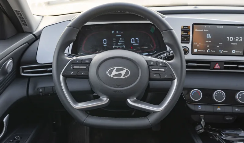 
2025 Hyundai Elantra 1.5L AT Petrol (Chinese Specs) full									