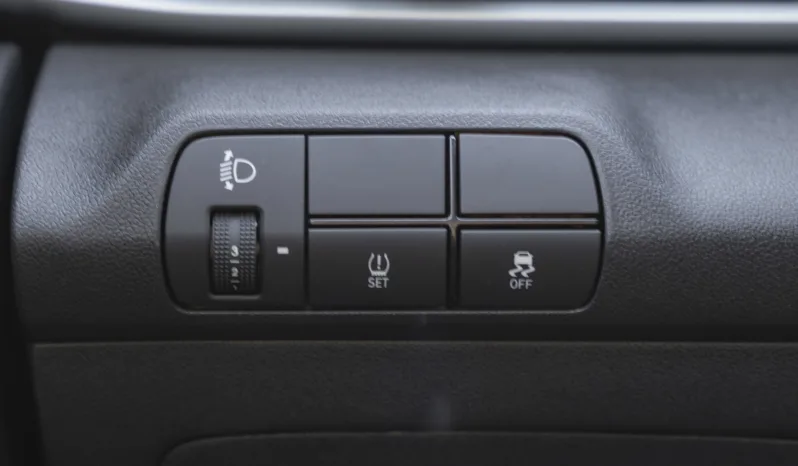 
2025 Hyundai Elantra 1.5L AT Petrol (Chinese Specs) full									