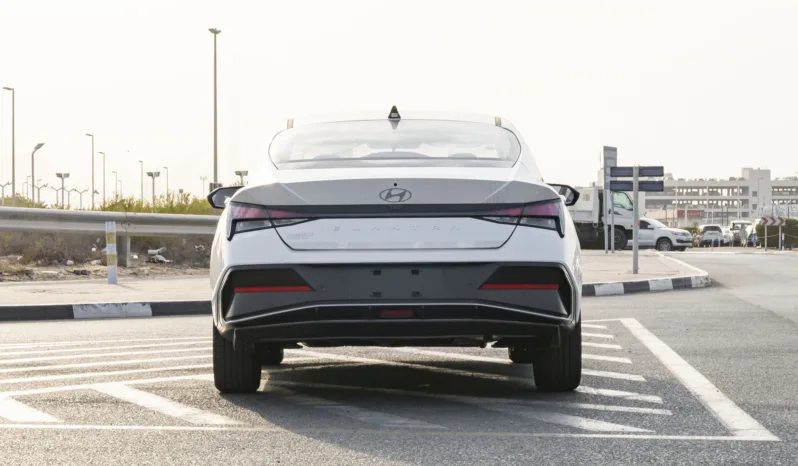 
2025 Hyundai Elantra 1.5L AT Petrol (Chinese Specs) full									