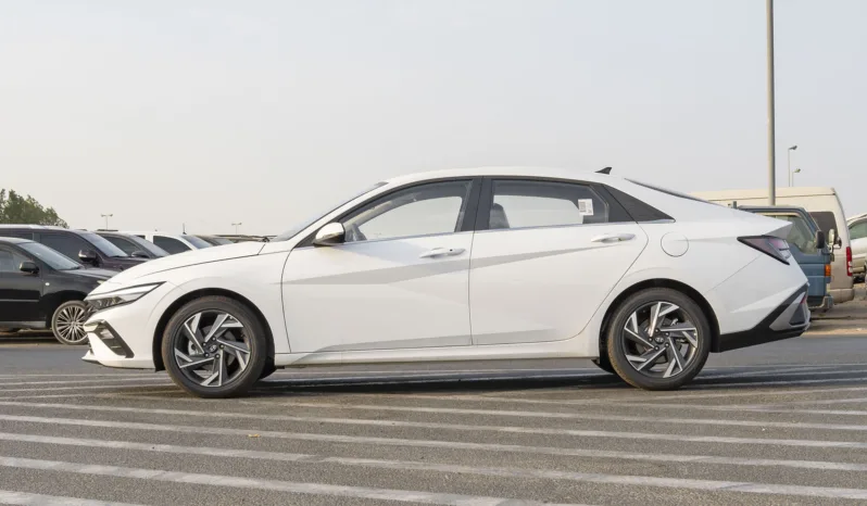 
2025 Hyundai Elantra 1.5L AT Petrol (Chinese Specs) full									