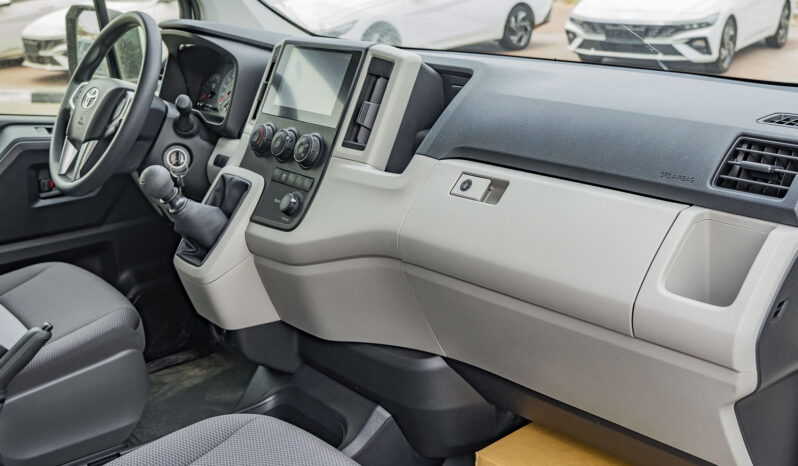 
								2026 Toyota Hiace 3.5L Petrol Manual Transmission High Roof full									