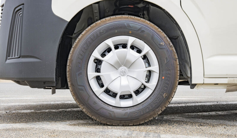 
								2026 Toyota Hiace 3.5L Petrol Manual Transmission High Roof full									