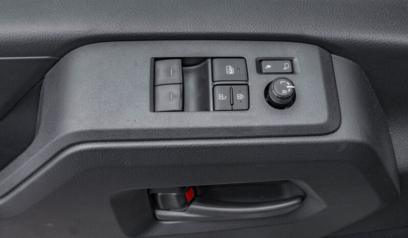 
								2026 Toyota Hiace 3.5L Petrol Manual Transmission High Roof full									