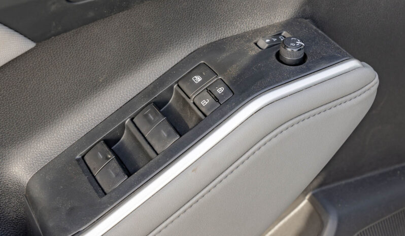 
2026 Toyota Highlander LE 2.5L HEV AT full									