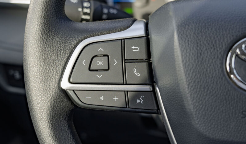 
2026 Toyota Highlander LE 2.5L HEV AT full									