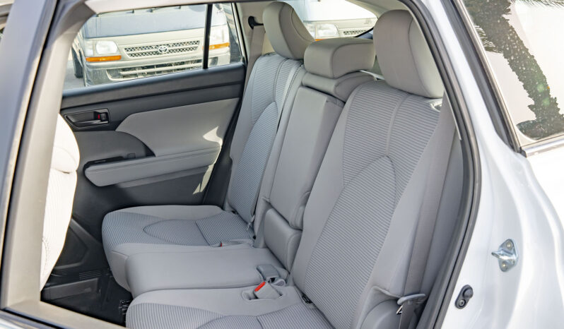 
2026 Toyota Highlander LE 2.5L HEV AT full									