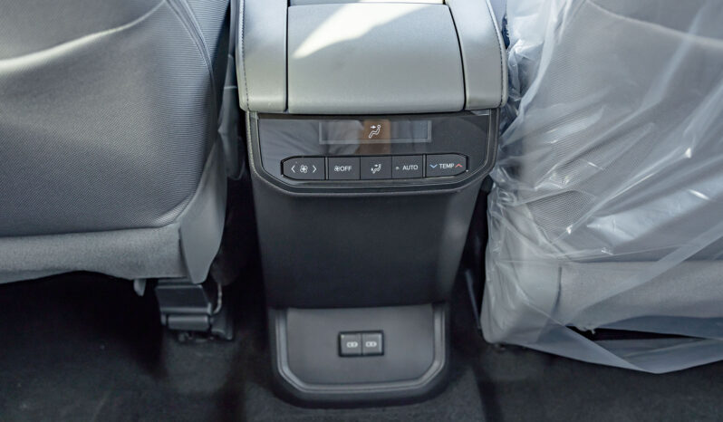 
2026 Toyota Highlander LE 2.5L HEV AT full									