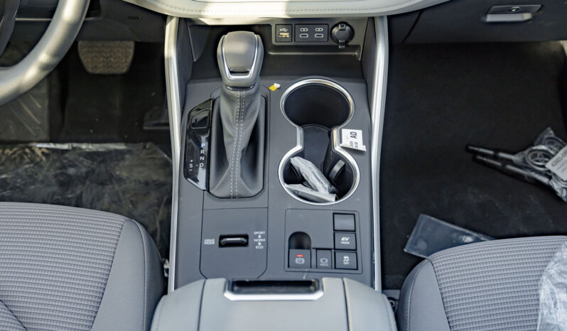 
2026 Toyota Highlander LE 2.5L HEV AT full									