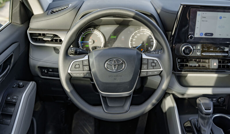 
2026 Toyota Highlander LE 2.5L HEV AT full									