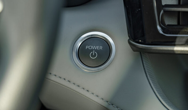 
2026 Toyota Highlander LE 2.5L HEV AT full									