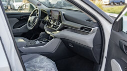 
2026 Toyota Highlander LE 2.5L HEV AT full									