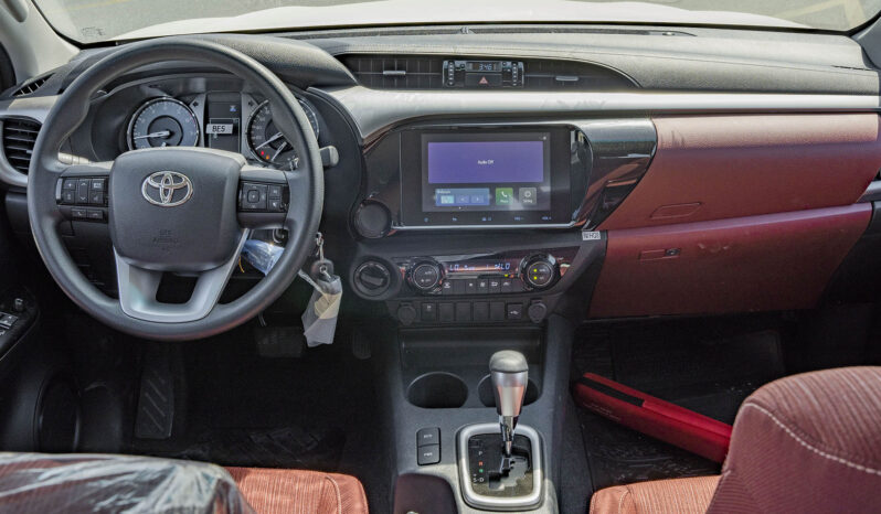 
								2025 Toyota Hilux 2.7L D/C AT Petrol full									