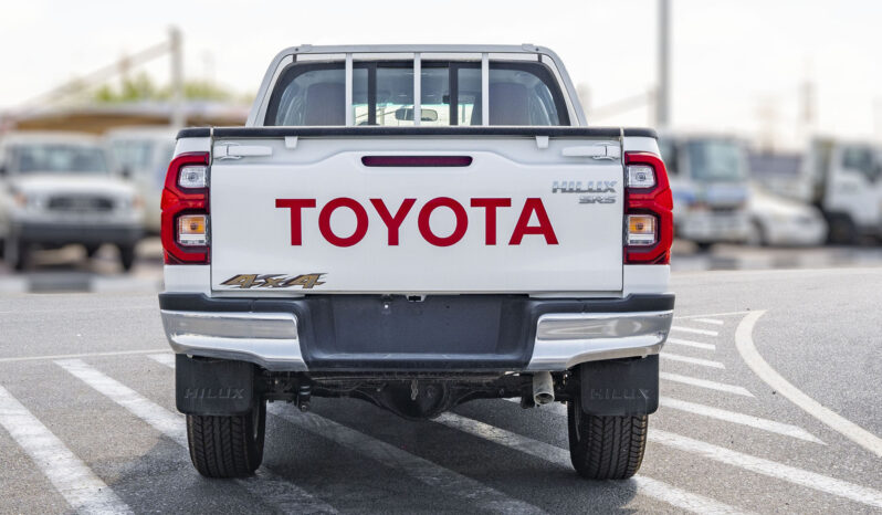 
								2025 Toyota Hilux 2.7L D/C AT Petrol full									