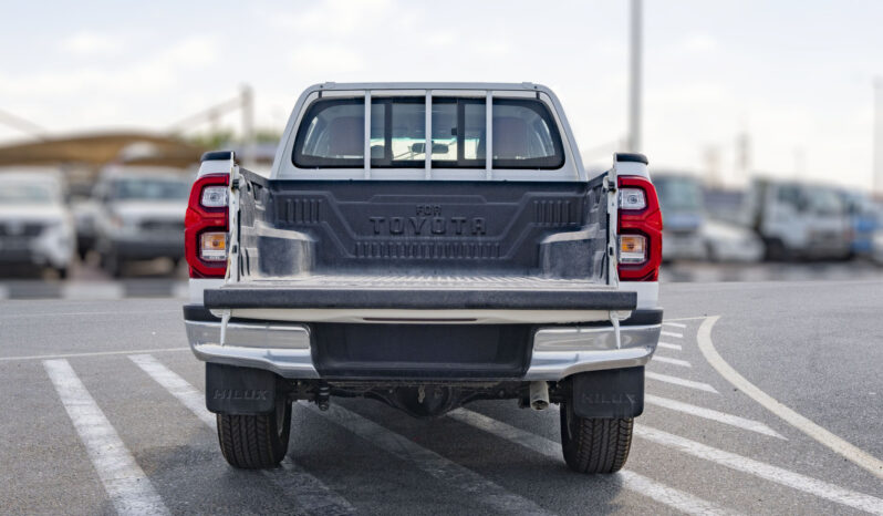
								2025 Toyota Hilux 2.7L D/C AT Petrol full									