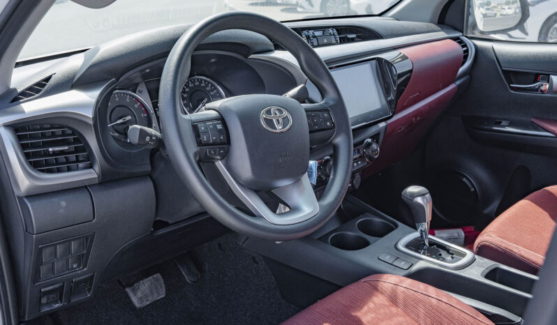 
								2025 Toyota Hilux 2.7L D/C AT Petrol full									
