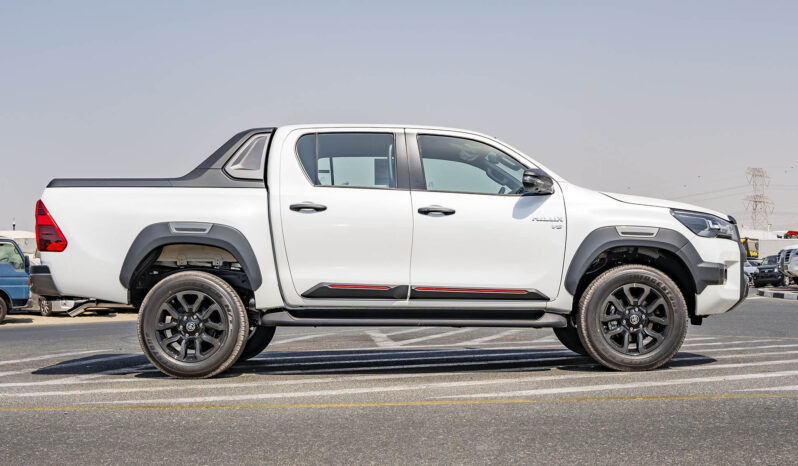
2025 Toyota Hilux Adventure 4.0L petrol AT full									