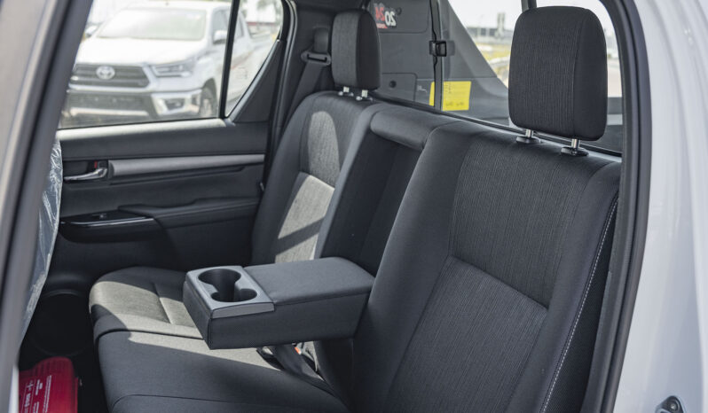 
2025 Toyota Hilux Adventure 4.0L petrol AT full									