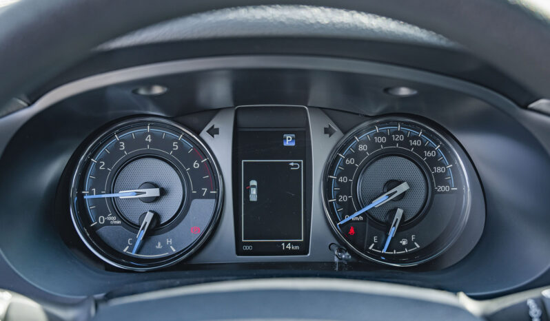 
2025 Toyota Hilux Adventure 4.0L petrol AT full									