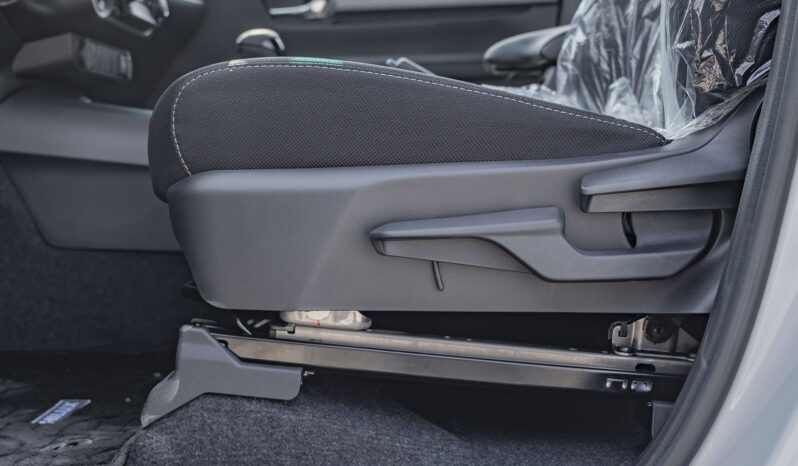 
2025 Toyota Hilux Adventure 4.0L petrol AT full									