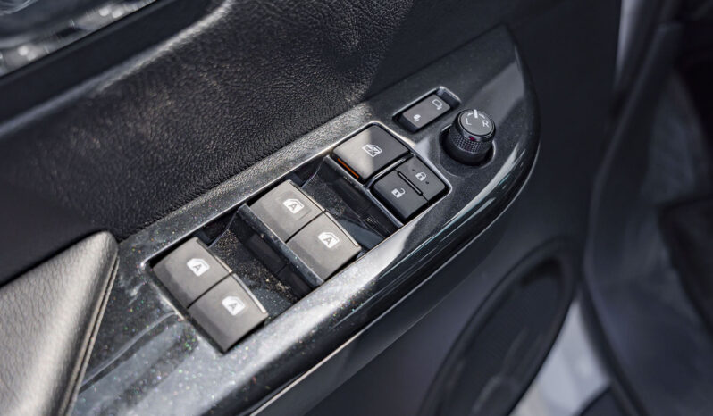 
2025 Toyota Hilux Adventure 4.0L petrol AT full									