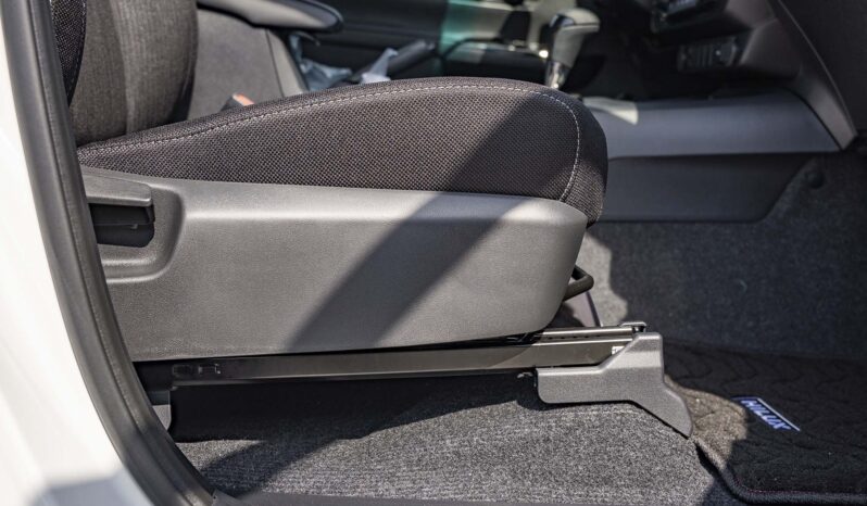 
2025 Toyota Hilux Adventure 4.0L petrol AT full									