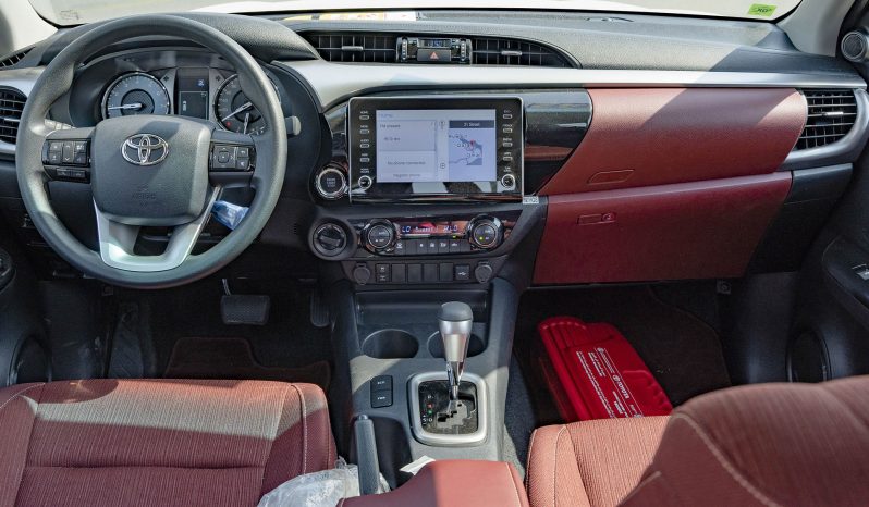 
2025 Toyota Hilux TRD SR5 4.0L Petrol AT full									