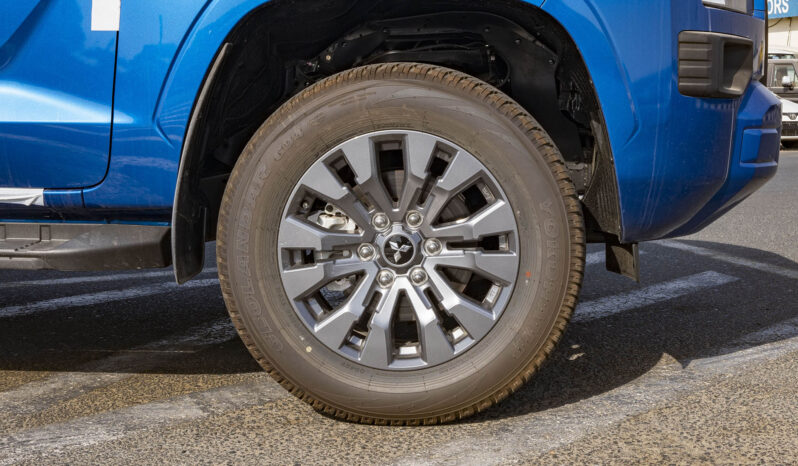 
2025 Mitsubishi L200 2.4L Petrol MT – Blue with Black Interior full									