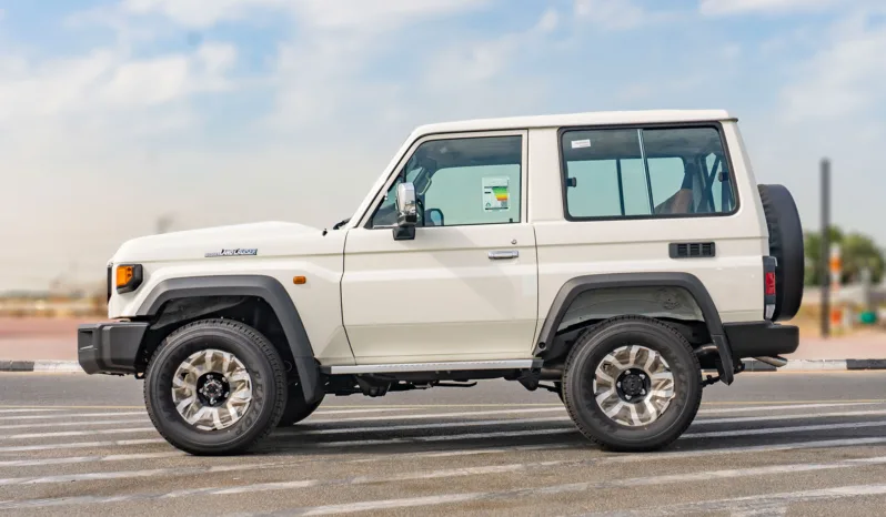 
								2026 Toyota Land Cruiser LC 71 2.8 Diesel Full option (White) full									