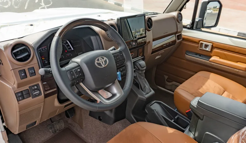 
								2026 Toyota Land Cruiser LC 71 2.8 Diesel Full option (White) full									