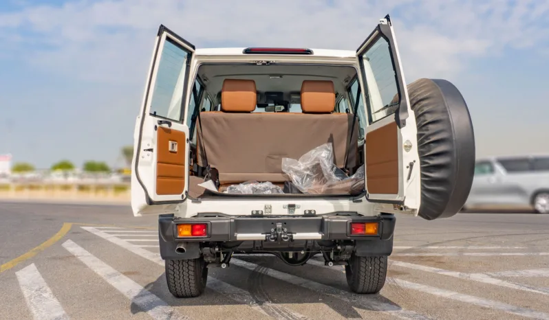 
								2026 Toyota Land Cruiser LC 71 2.8 Diesel Full option (White) full									