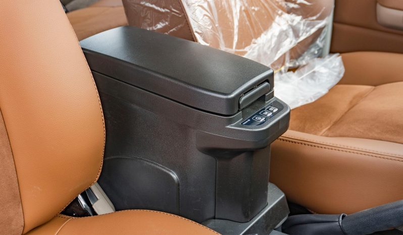 
								2026 Toyota Land Cruiser LC 71 4.0L AT Petrol (Silver) full									