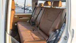 
2026 Toyota Land Cruiser LC 76 2.8L AT Diesel Full Option (White) full									