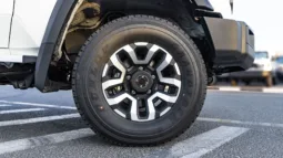 
2026 Toyota Land Cruiser LC 76 2.8L AT Diesel Full Option (White) full									