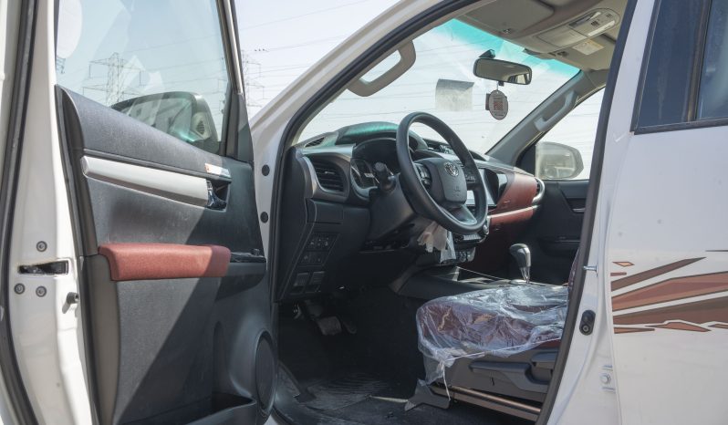 
2026 Toyota Hilux SGLX 2.8L AT Diesel (White-Red) full									