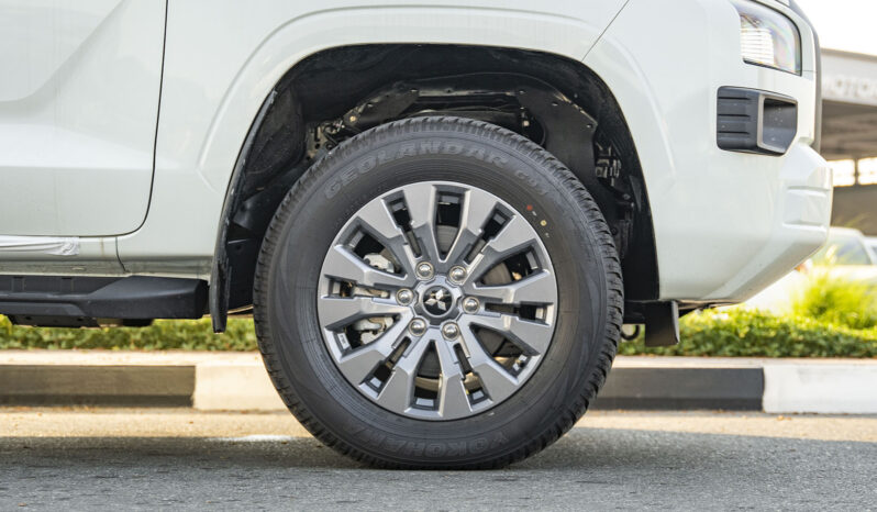 
2025 Mitsubishi L200 2.4L Petrol Manual Transmission full									