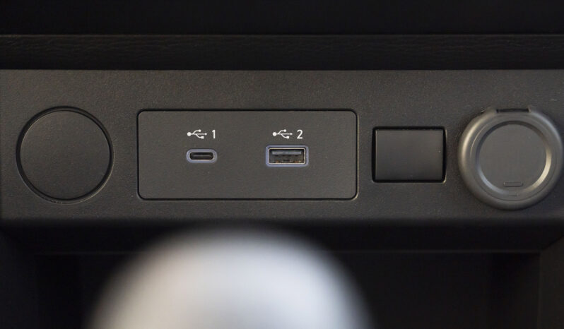 
2025 Mitsubishi L200 2.4L Petrol Manual Transmission full									