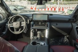 
Toyota LC300 VXR TT 3.5L Petrol 2026 full									